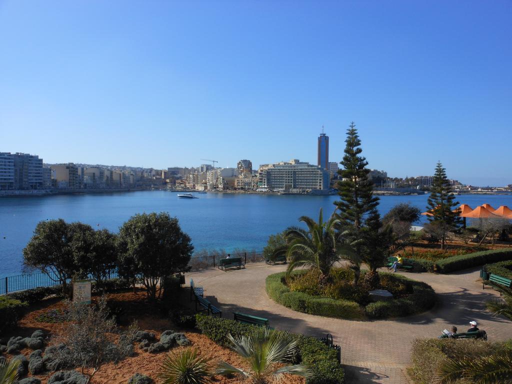 Apartment With Stunning Seaviews Sliema Exteriér fotografie